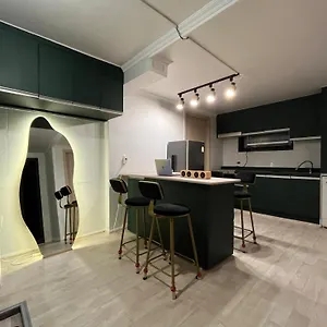 House 103 ゲストハウス